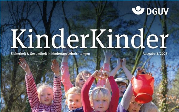 Titelseite KinderKinder Ausgabe 3/2025. Kinder spielen in der Natur.