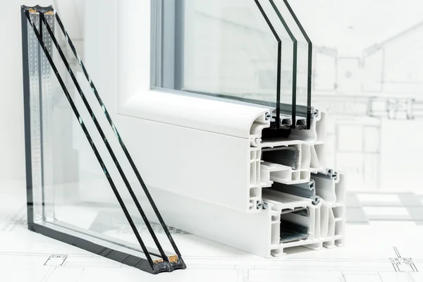 Aufbau eines Fensters mit verschiedenen Verglasungen