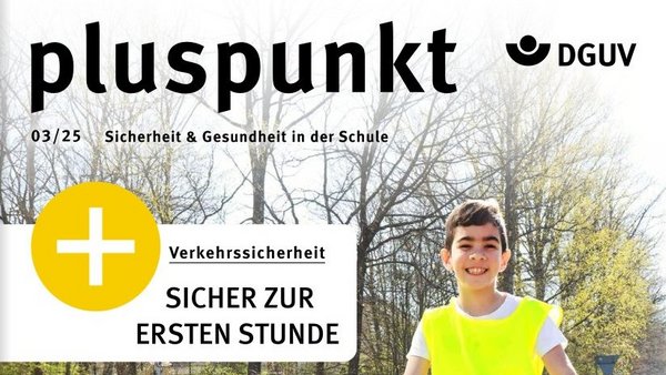 Titel pluspunkt Ausgabe 3/2025 Titel pluspunkt Ausgabe 3/2025. Zwei Kinder in Schullotsenwesten lächeln in die Kamera.