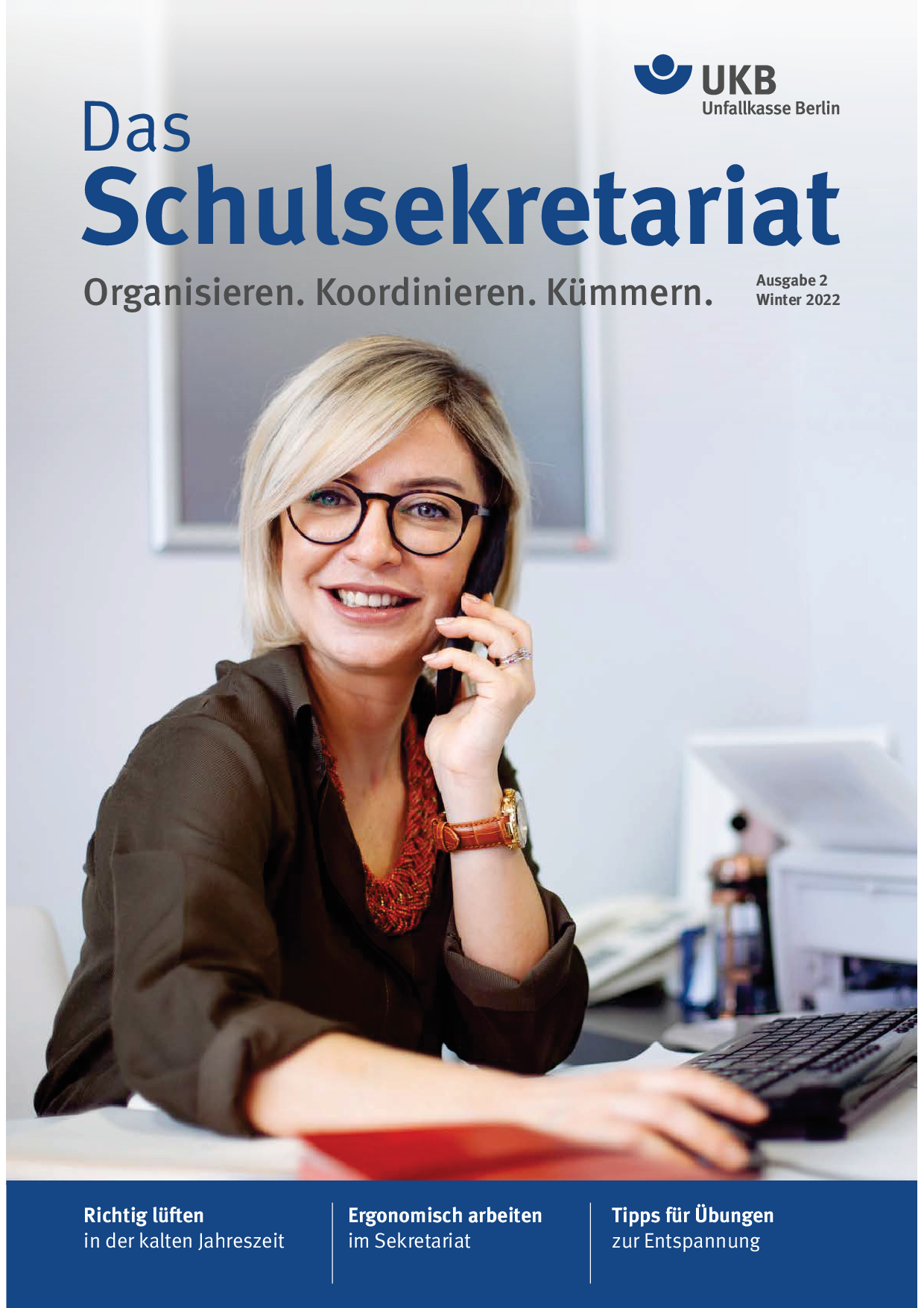 Schulsekretärin telefoniert