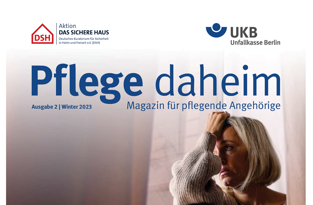 Pflege daheim Ausgabe 2/2023 Titel Motiv: Eine Frau sitzt am Boden und stützt ihren Kopf mit einer Hand ab.